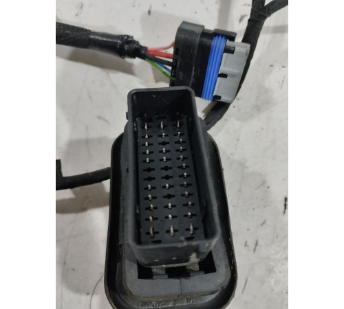 Электропроводка двери (передняя левая)