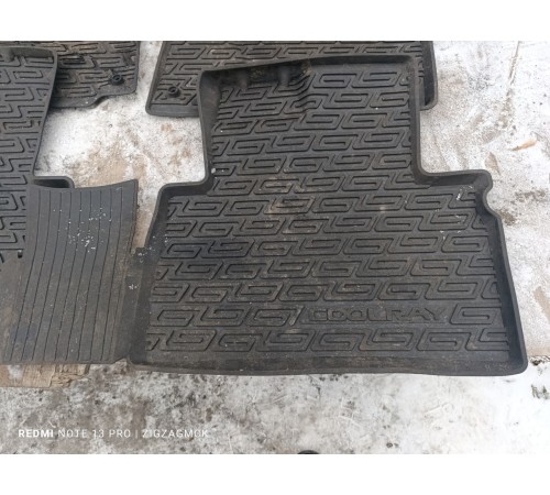 Комплект ковриков салона