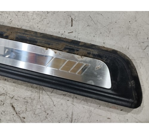 Накладка порога передняя правая