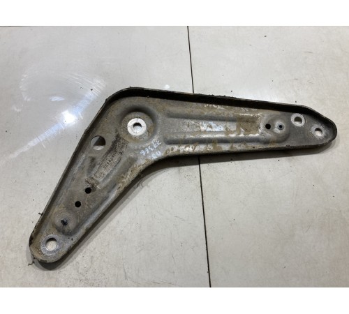 Кронштейн задней балки(правый)