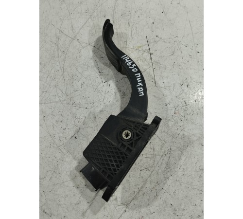 Педаль акселератора (газа)