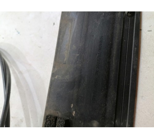 Уплотнитель двери задний правый