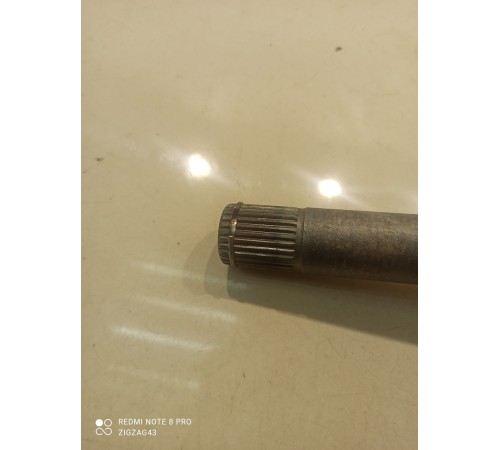 Полуось переднего моста промежуточная