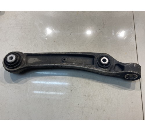 Рычаг подвески (передний, правый, нижний)