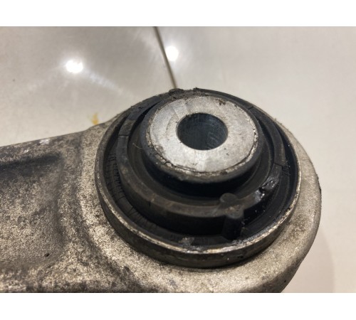 Рычаг подвески (передний, правый, нижний)