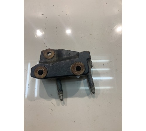 Кронштейн подушки двигателя левый