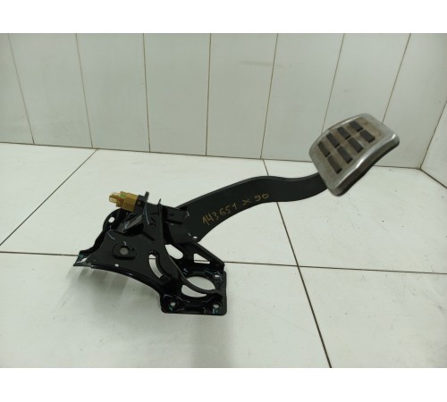 Педаль тормоза