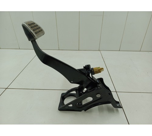 Педаль тормоза