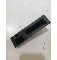 Кнопка открывания крышки багажника