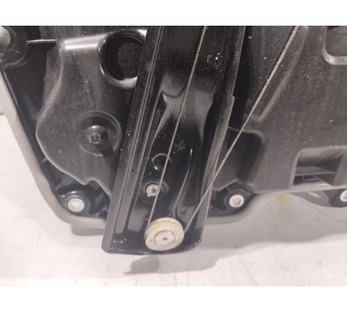 Стеклоподъемник (передний левый)