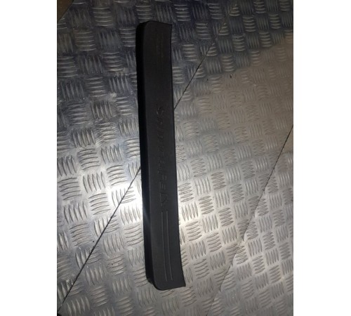 Накладка на порог салона перед. лев.