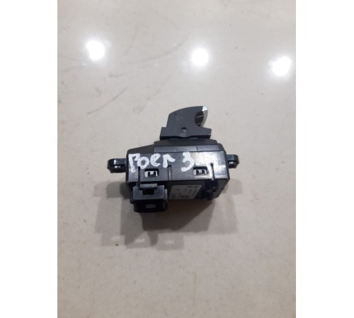 Кнопка стеклоподъемника (задняя правая)