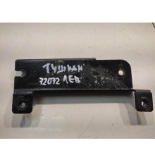 крепеж переднего подрамника(левый)