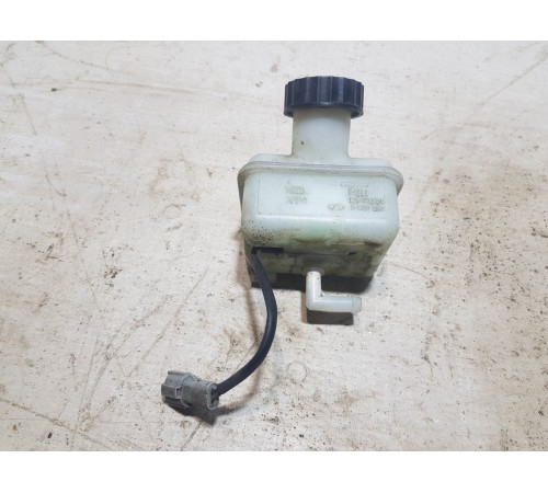 Бачок главного тормозного цилиндра