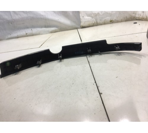 Окантовка центральной консоли салона (левая)