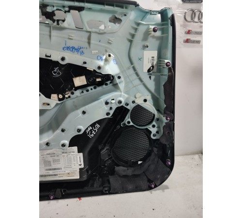 Обшивка двери(передняя правая)