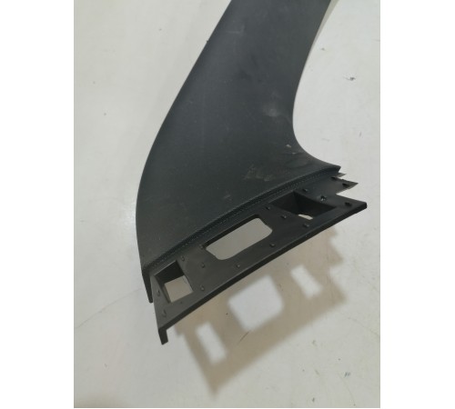 Обшивка крышки багажника левая верхняя