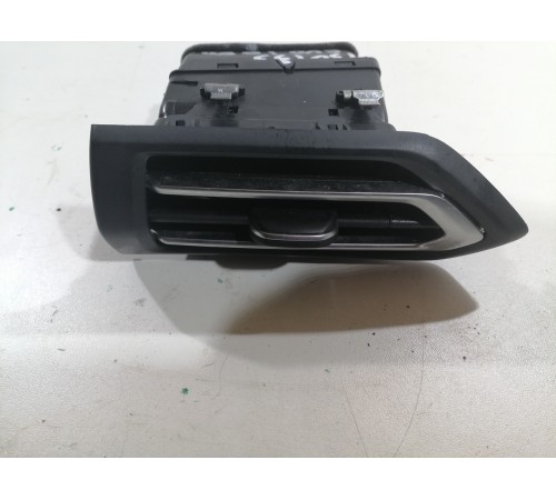 Воздушный дефлектор передний левый