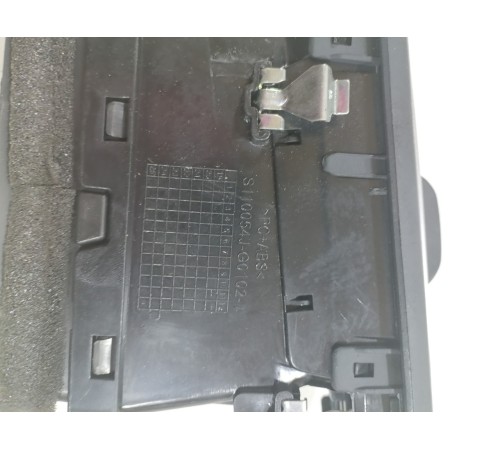 Воздушный дефлектор передний левый