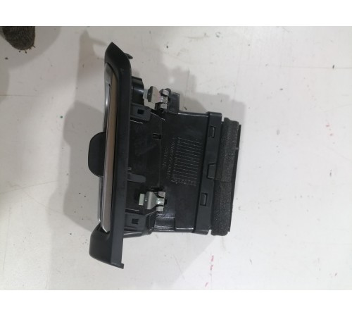 Воздушный дефлектор передний левый