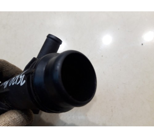 патрубок помпы