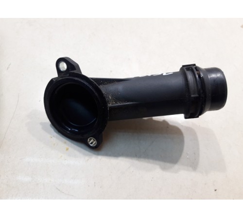 патрубок помпы