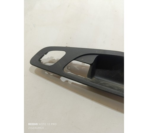 Кронштейн ручки двери передний левый внутренний