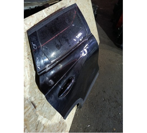 Дверь задняя правая в сборе