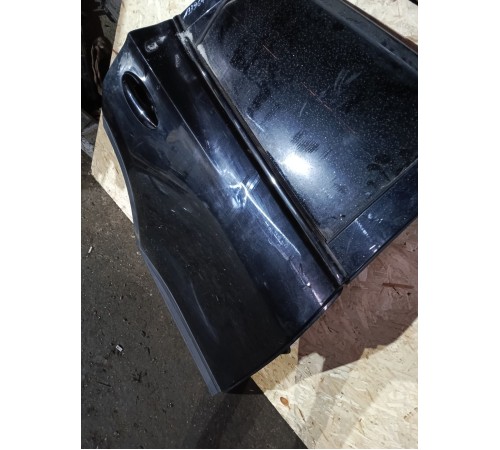 Дверь задняя правая в сборе