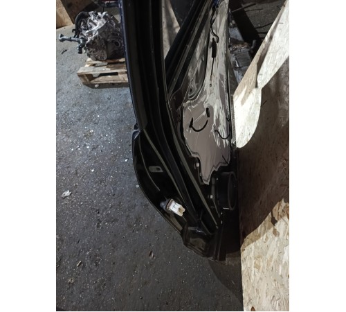 Дверь задняя правая в сборе