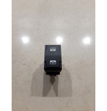 Кнопка открывания/закрывания крышки люка