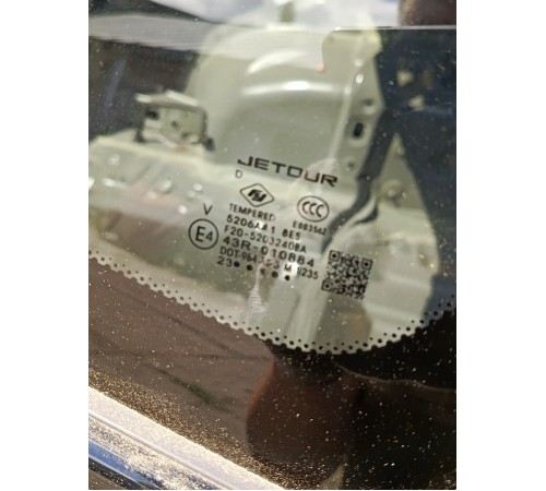 Глухое стекло заднее правое