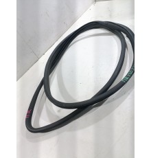 Уплотнитель проема двери передний правый