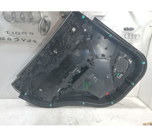 Обшивка двери задняя правая