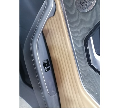 Обшивка двери задняя правая