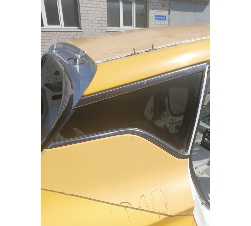 Глухое стекло заднее правое