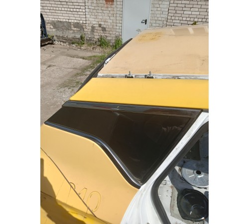 Глухое стекло заднее правое