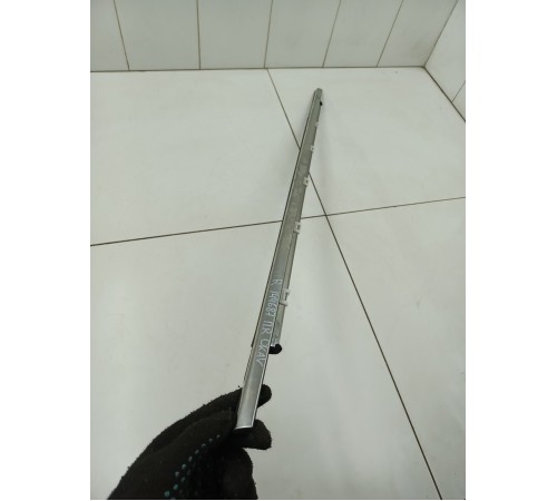 Уплотнитель стекла передний правый наружный