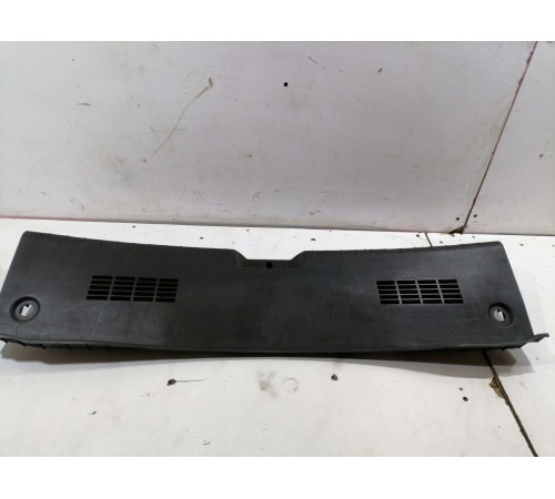 Обшивка панели багажника