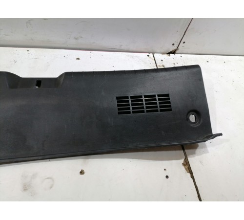 Обшивка панели багажника