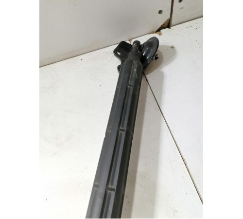 Амортизатор двери багажника