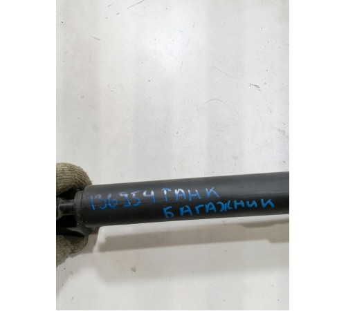 Амортизатор двери багажника