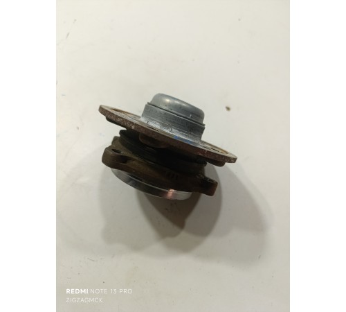 Ступица передняя левая