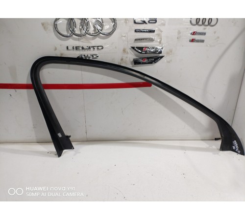 Накладка стекла двери (передняя првая)