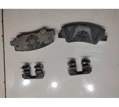 Колодки тормозные (задние, левые)