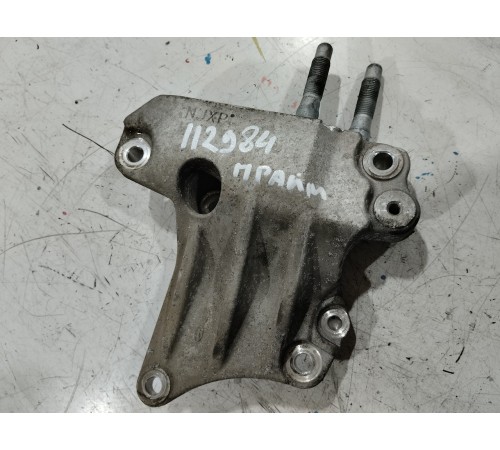 Кронштейн (крепление) двигателя