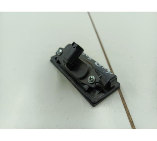 Кнопка открывания крышки багажника