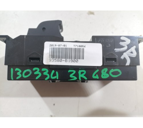 Кнопка стеклоподъемника заднего правого