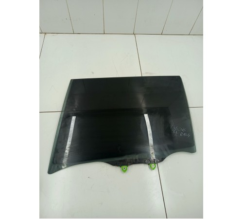 Стекло заднее левое