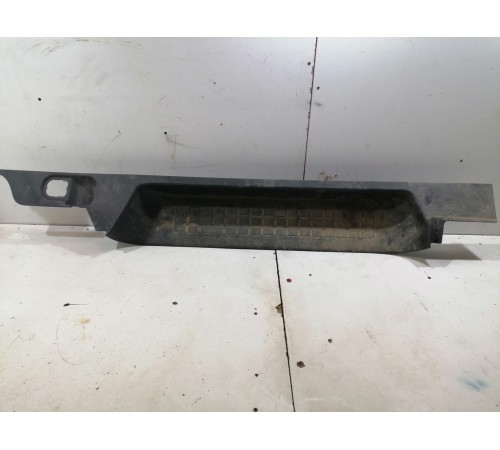 Накладка на порог задняя правая